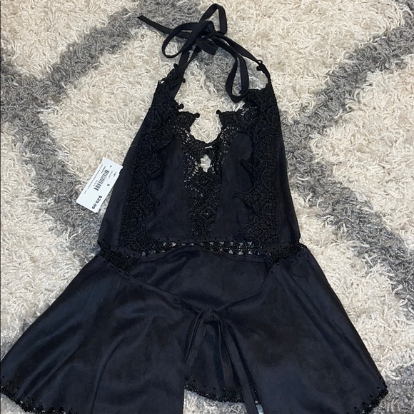 Halter top - Picture 3 of 3